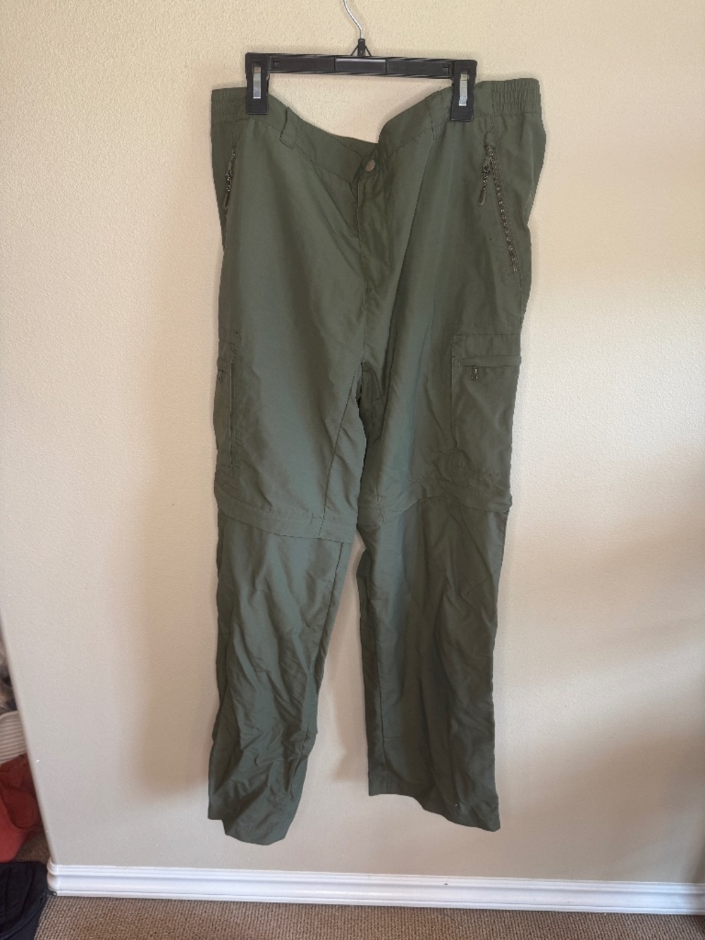 REI UPF 50+ women’s green convertible cargo pants 14